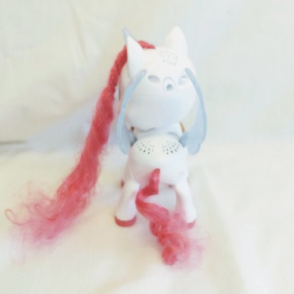 VTech-Sparkling Mia The Unicorn - Picture 5 of 10